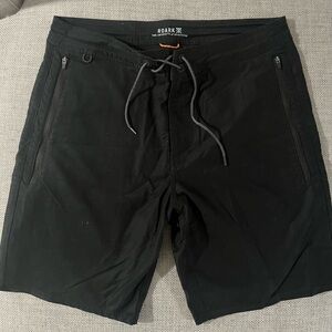 Men’s Roark size 32 trail shorts - black